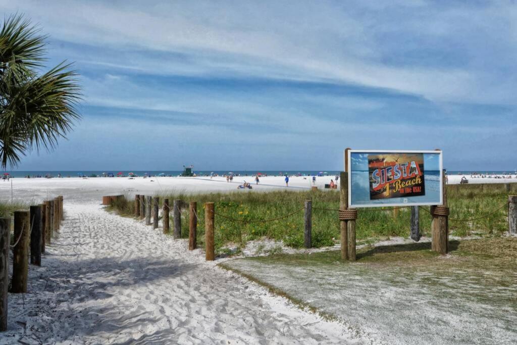 Siesta Key Village-Suite #4: A Block To The Beach! Sarasota Exteriér fotografie